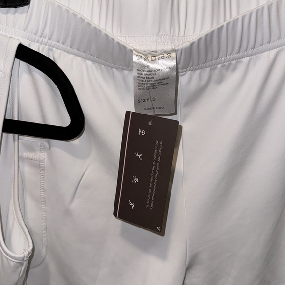 Tennis/Golf dress with shorts - Picture 2 of 2